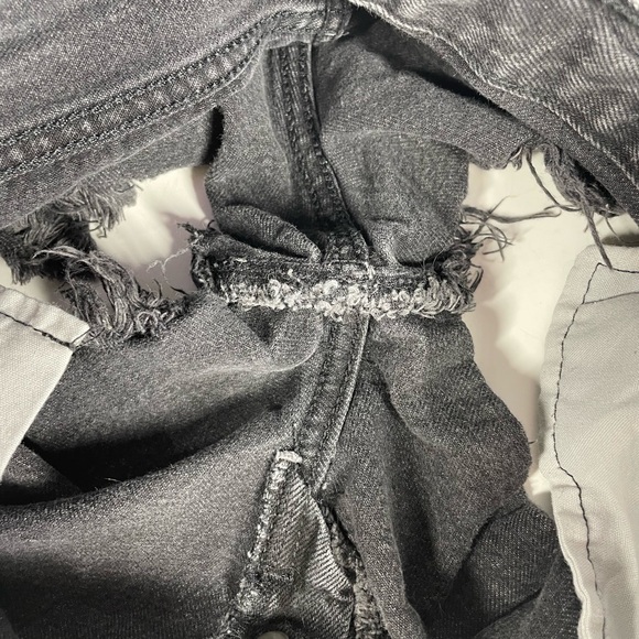 Levi’s 501 Original Button Fly Jean Shorts 32 Cutoff Denim Raw Hem Lunar Black - Picture 5 of 6